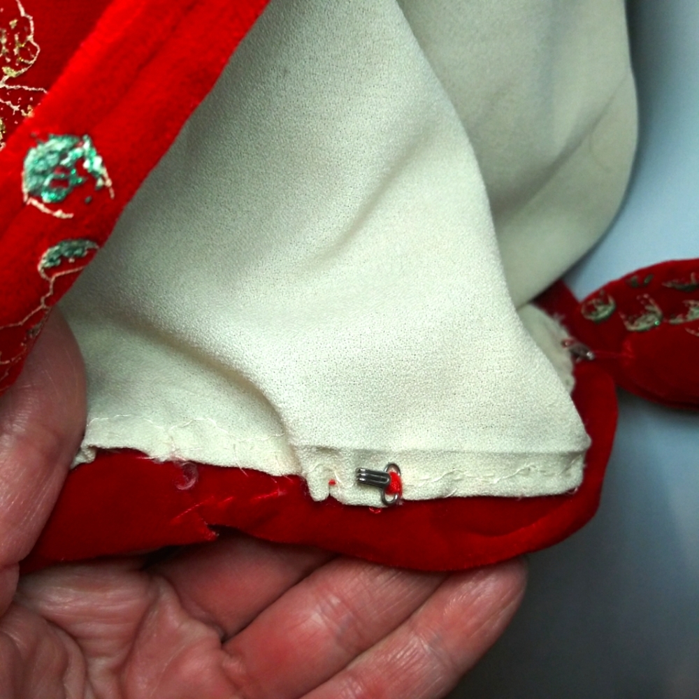 Vintage 1930-40's Handmade Scarlet Velvet Wrap Blouse With Stamped Grape Pattern - Picture 9 of 16